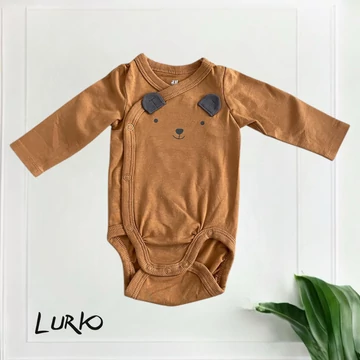 Hosszú ujjú átlapolt macis body