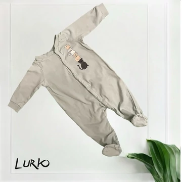 Kutyás rugdalózó lábfejjel