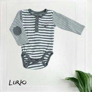 Hosszú ujjú body gombokkal