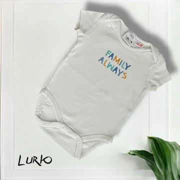 Rövid ujjú body felirattal