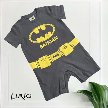 Batman mintás rövid szárú kezeslábas