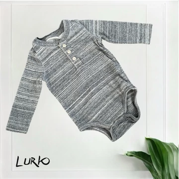 Hosszú ujjú body gombokkal