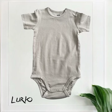 Bordás rövid ujjú body