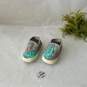 Puhatalpú belebújós cipő