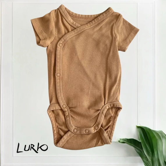 Rövid ujjú bordás átlapolt body