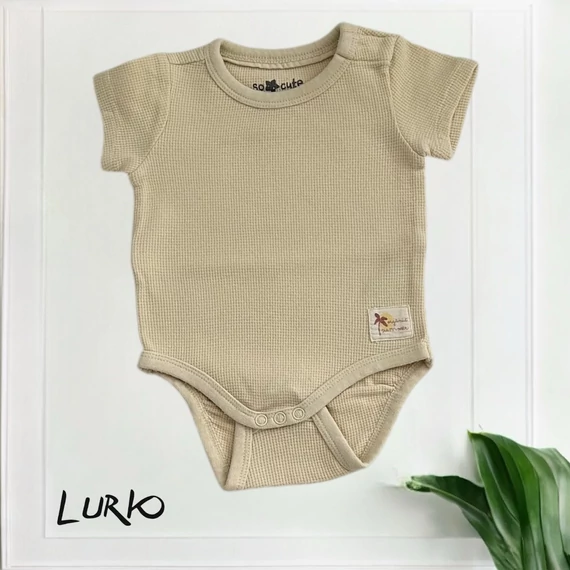 Rövid ujjú ostya mintás body