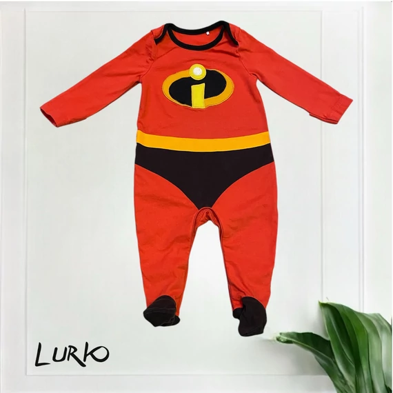 Incredibles lábfejes rugdalózó
