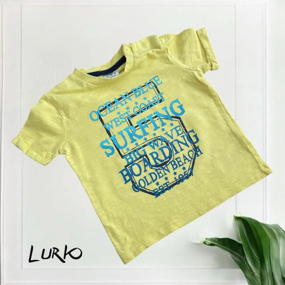 Rövid ujjú póló felirattal