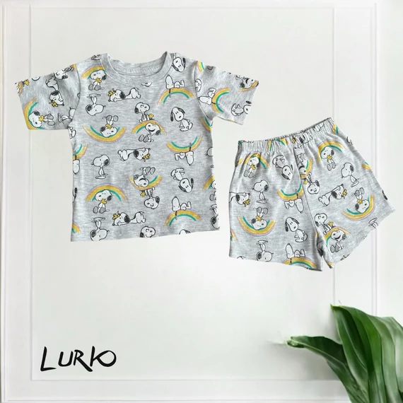 Snoopy mintás rövid ujjú pizsama
