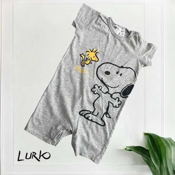 Snoopy mintás rövid szárú kezeslábas