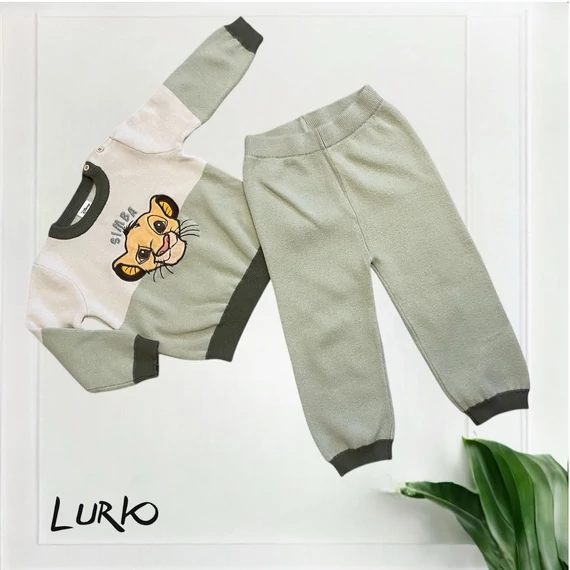 Bolyhos anyagú puha kötött The Lion King mintás szett